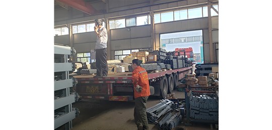 太原皮帶機配件廠家分享：托輥支架在輸送帶設備中有什么優(yōu)點？