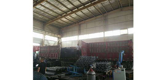 ?皮帶機配件發(fā)貨車
